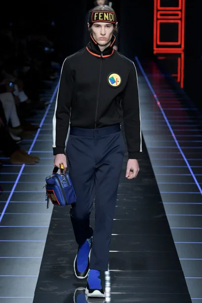 Look 28